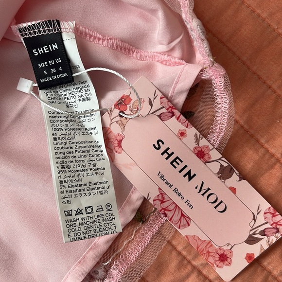 Babydoll Crop Top SHEIN NWT Floral 3D Embroidered Pink size Small - Picture 7 of 13